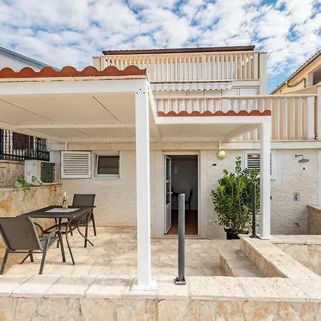 Appartamento Amazing In With House Sea View