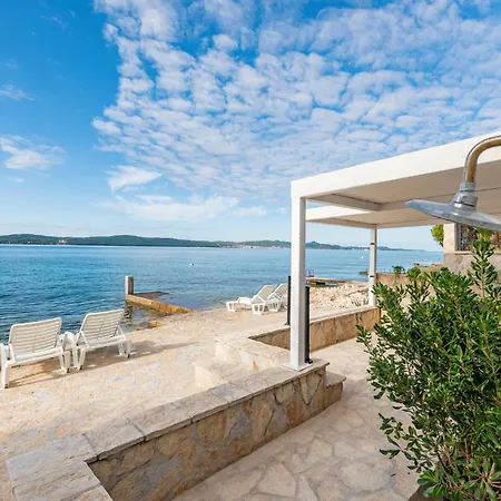 Amazing In With House Sea View *